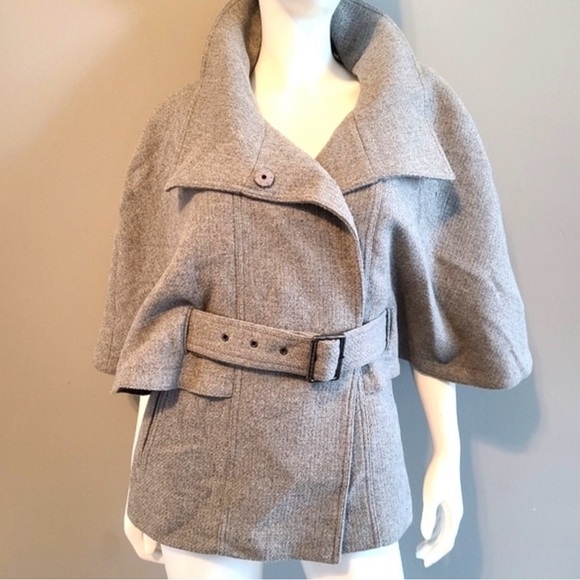 Marc New York by Andrew Marc Trendy Wool-Blend Cape Jacket | Size 10 - Picture 3 of 8